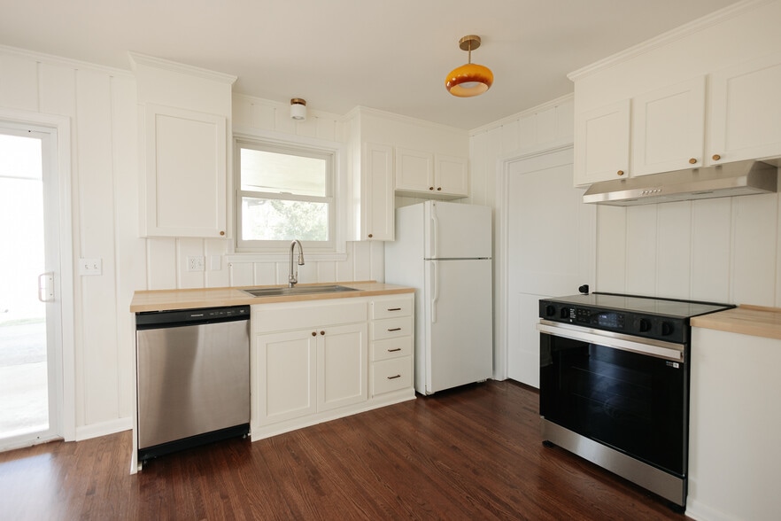 Building Photo - 3114 Richmond Hill Dr