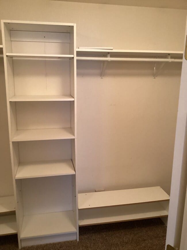 Building Photo - 3 bedroom, 2 Bath Ranch Home with 2 Car At...