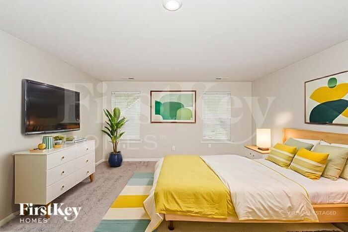 Building Photo - 6986 Rebecca Ln