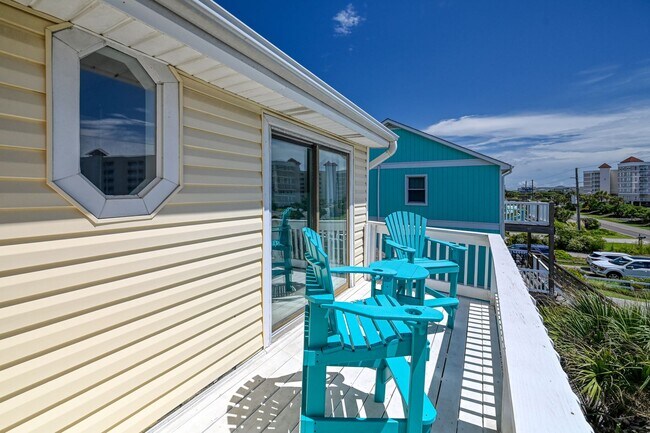 Building Photo - FULLY FURNISHED OFF-SEASON RENTAL STARTING MID-OCT