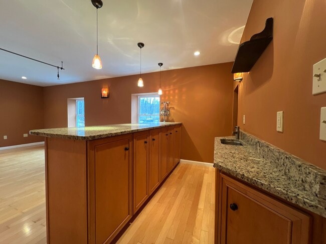 Building Photo - Gorgeous 3 bed, 2 bath home | Lawn Care Included