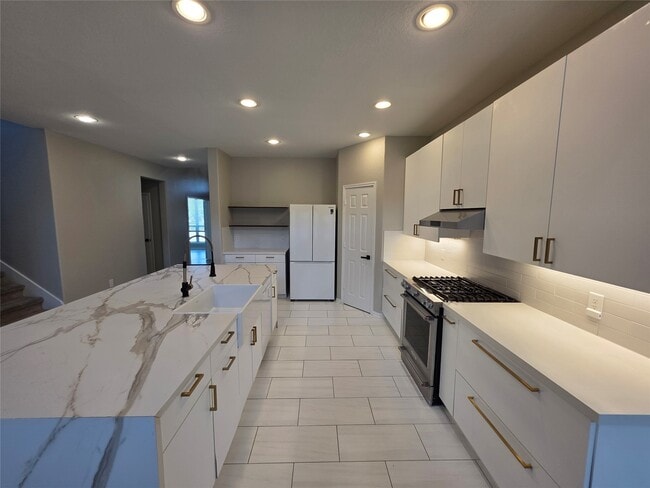 Building Photo - 4427 Garden Ridge Ct