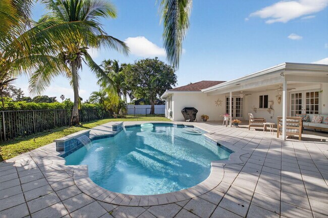 Building Photo - 4690 Palo Verde Dr