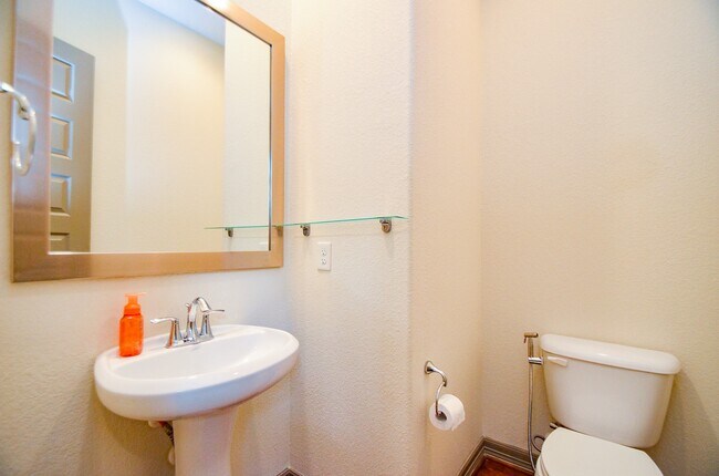 Building Photo - 5943 Kansas St