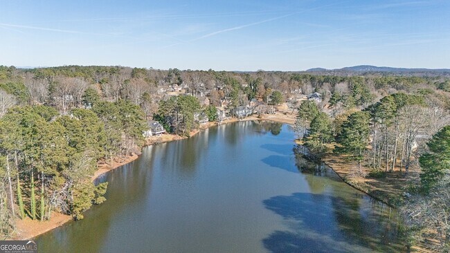 Building Photo - 151 Lakeside Dr NW