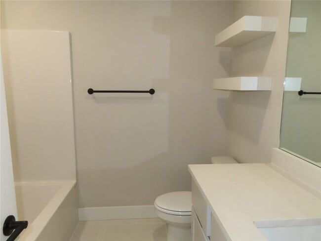 Building Photo - 1881 Lapis Ave