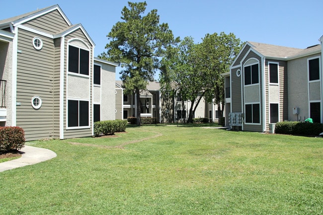 Building Photo - Willow Green