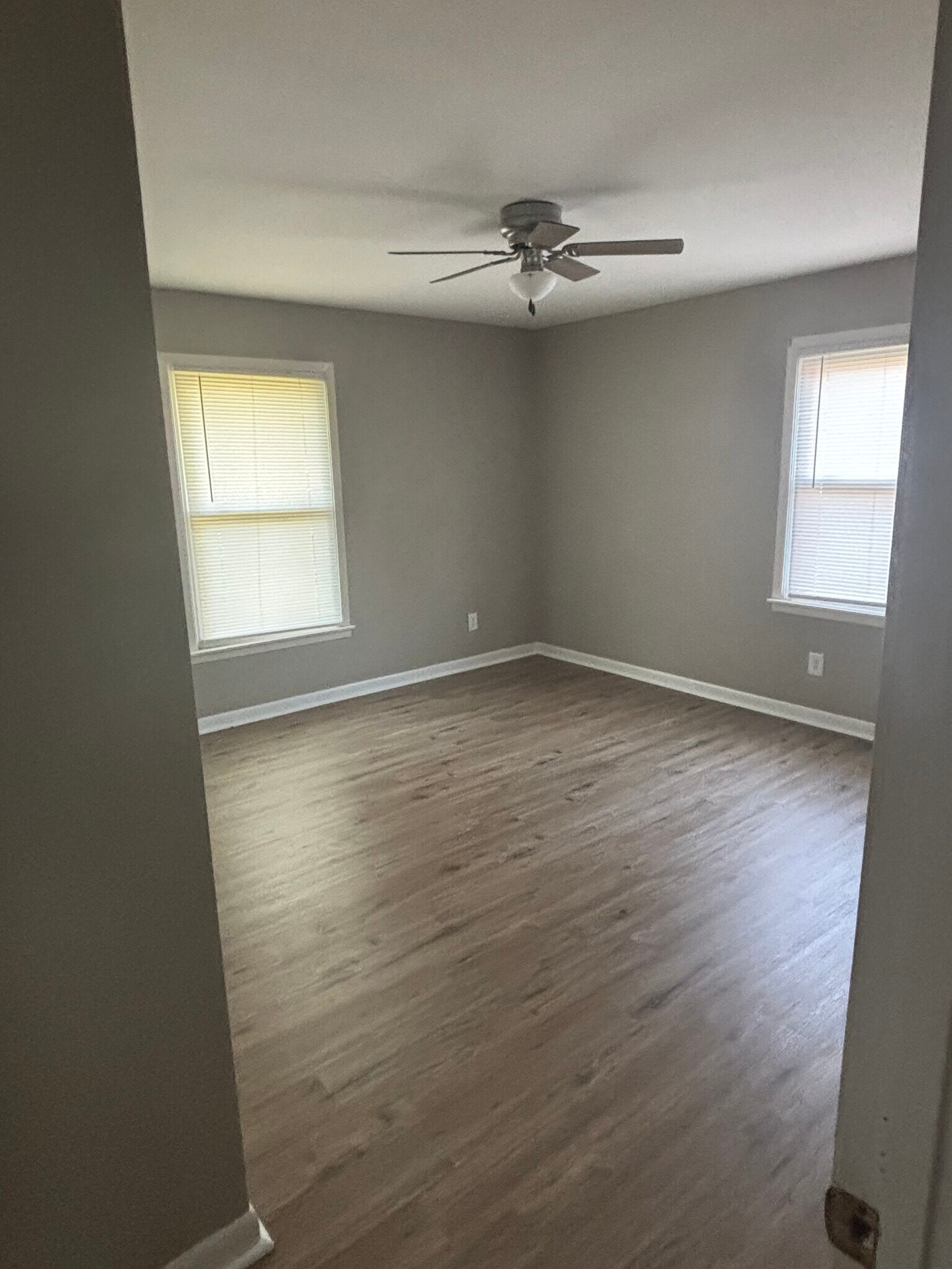 Building Photo - 1606 Deer Hollow Dr