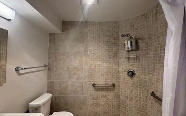 Building Photo - Beautiful 3 bedroom townhome in Harbor Park!