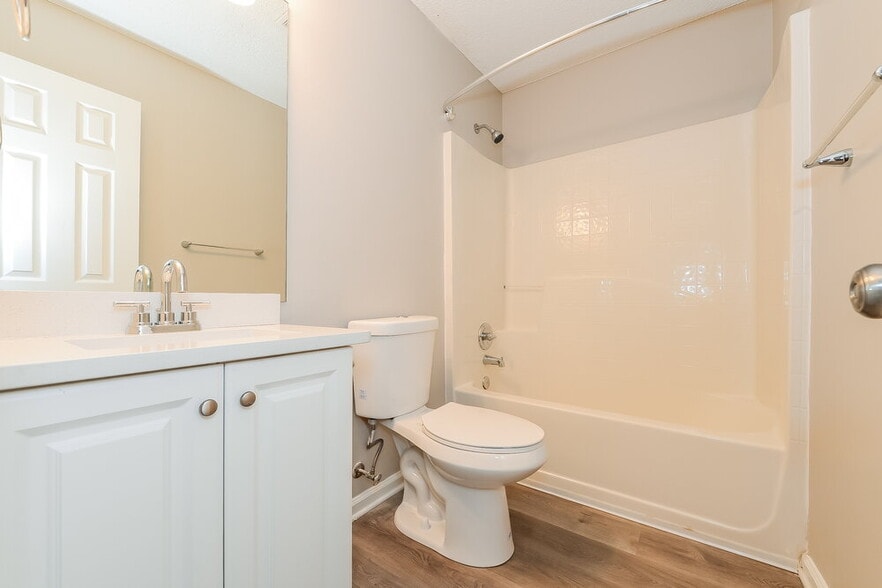 Building Photo - 6612 Chestnut Oaks Ridge