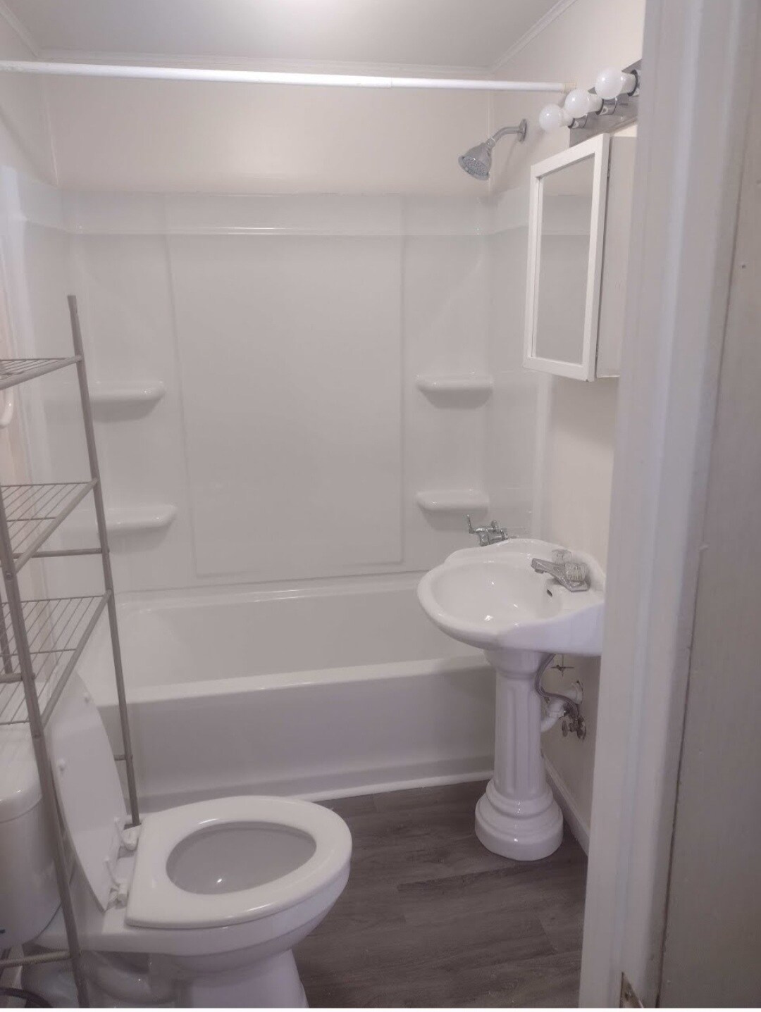 Building Photo - 512 Florence St