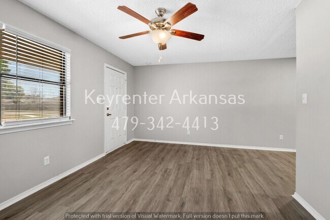 Building Photo - Cozy 2 Bedroom Duplex with Fireplace & Spacious Backyard!