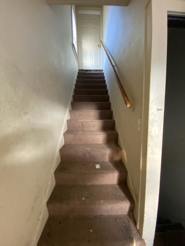 Building Photo - 221 Licking St