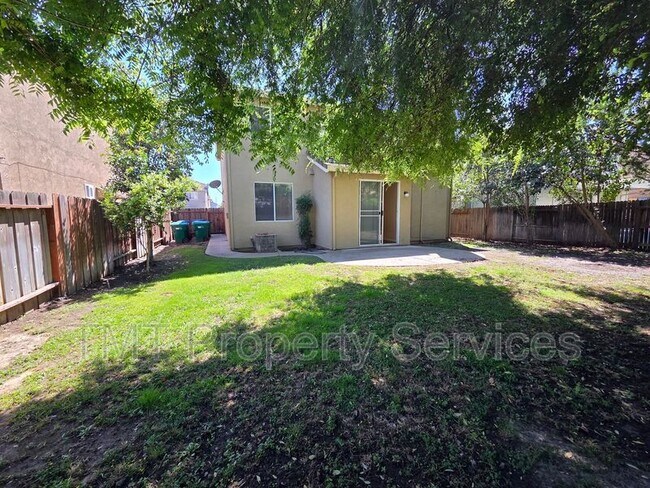 Building Photo - 1717 Providence Way