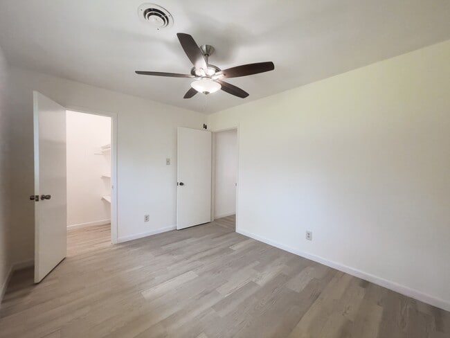 Building Photo - 7710 Romney Rd