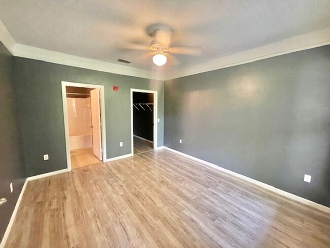 Building Photo - Orlando - 2 Bedroom, 2 Bathroom - $1695.00