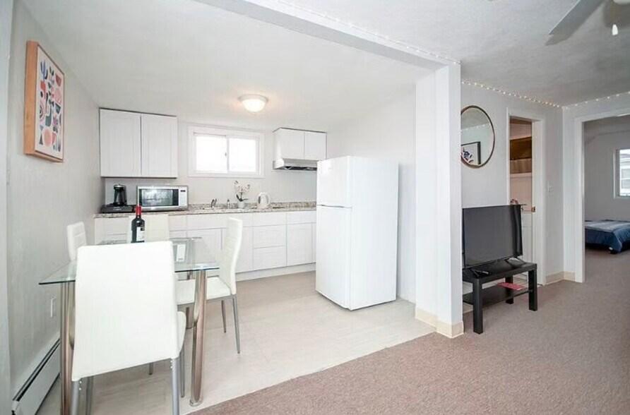 Building Photo - 243 Princeton St