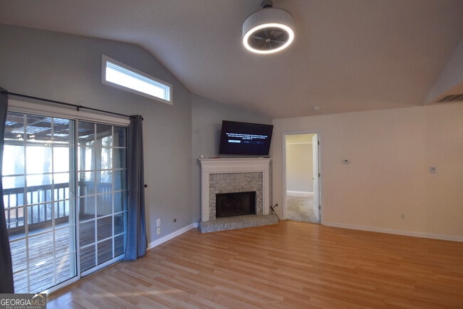 Building Photo - 715 S Fairfield Dr
