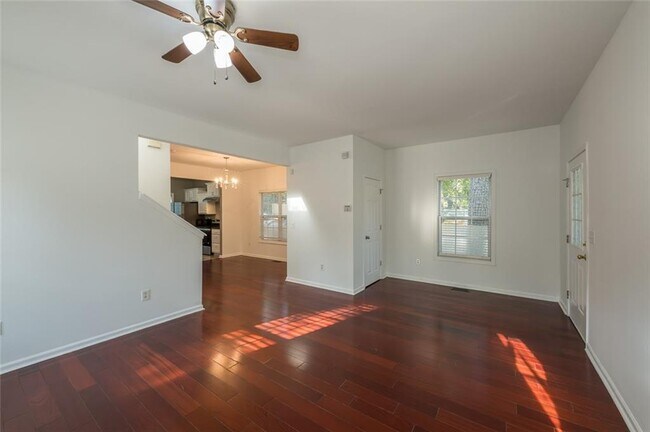 Building Photo - 1331 Memorial Dr SE