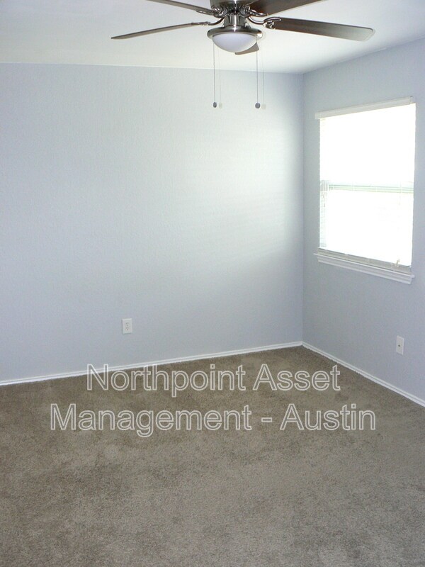 Building Photo - 1701 Yucca Ln