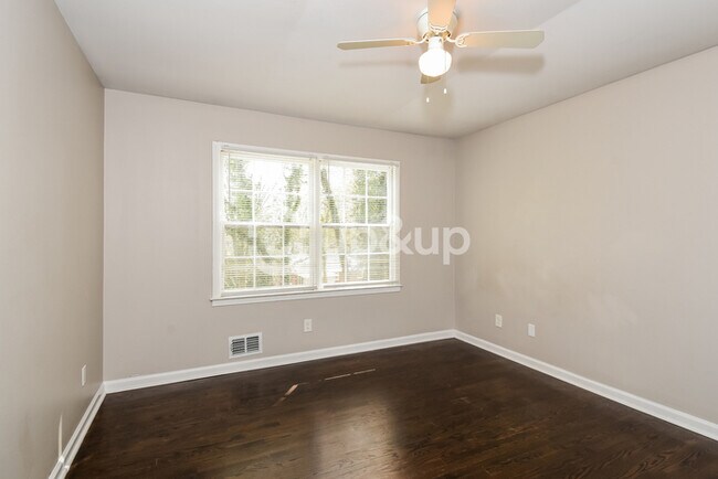 Building Photo - Fantastic 4bd/2.5ba home! Coming soon!