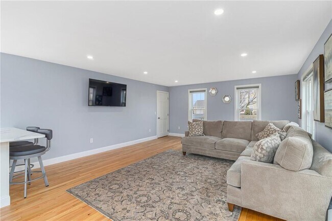 Building Photo - 53 River Run Rd