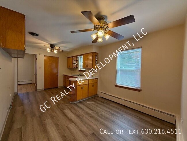 Building Photo - 2131 Grove Ave