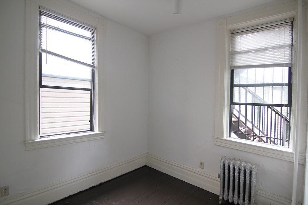 Building Photo - 405 Peebles St