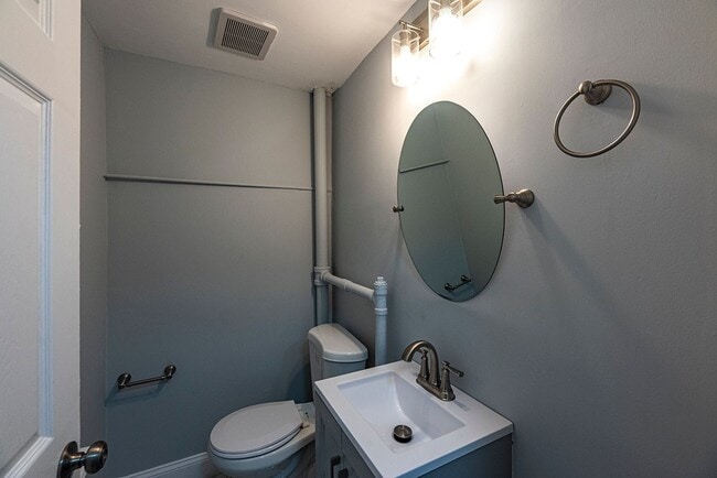 Building Photo - 4308 Alabama Ave SE