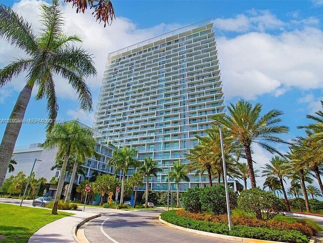 Building Photo - 2000 Metropica Wy