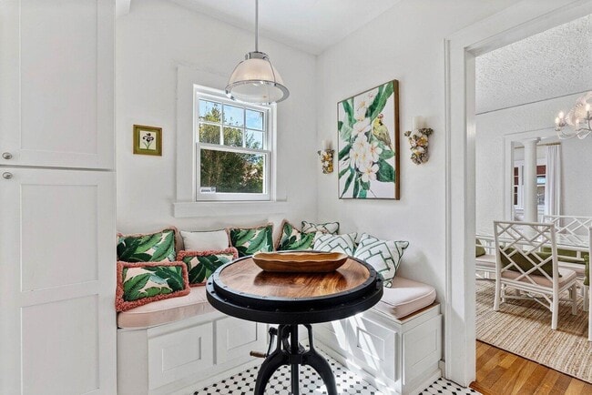 Building Photo - 217 Coconut Ave