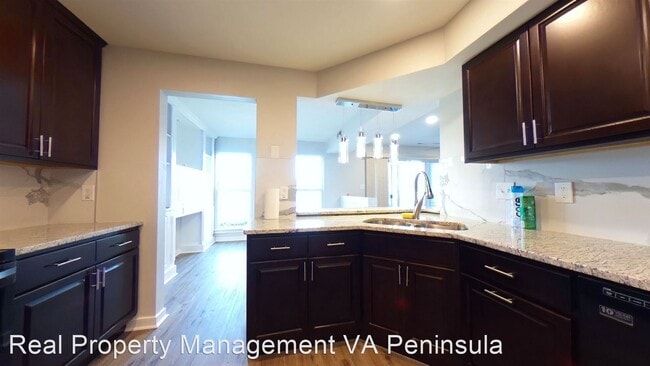 Building Photo - 2 br, 2 bath House - 242 Dockside  Unit A