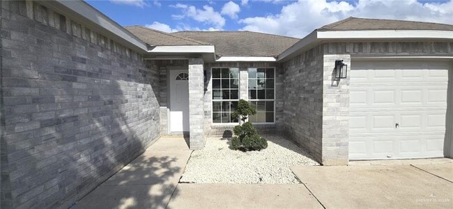 Building Photo - 16 Delia Ave