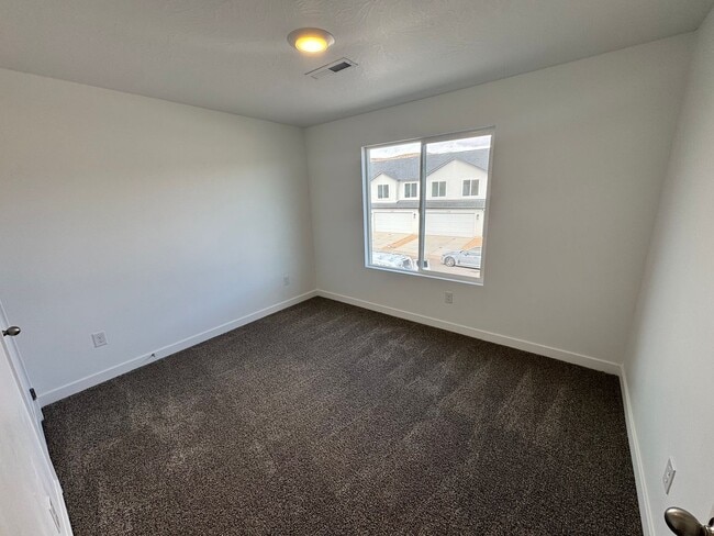 Building Photo - 2203 Wolverine Wy