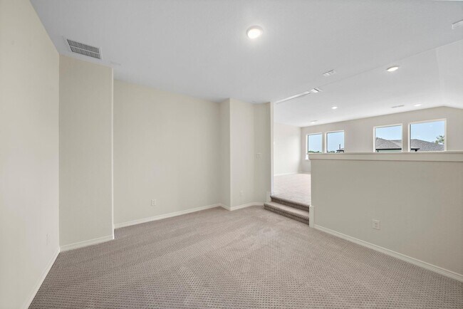 Building Photo - 9806 Oakwood Trl
