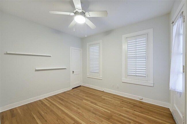 Building Photo - 1016 Harwood Pl