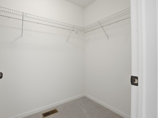 Building Photo - 6246 Hawthorne Ave