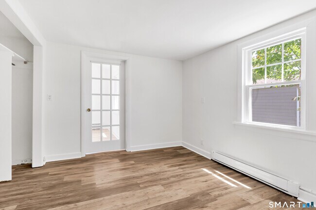 Building Photo - 41 Frisbie St