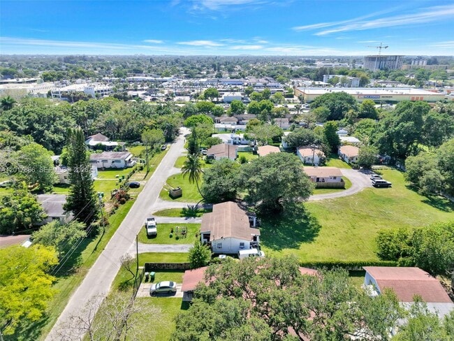 Building Photo - 577 NW 90th St