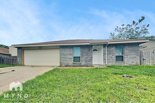 Building Photo - 939 N Pleasant Woods Dr