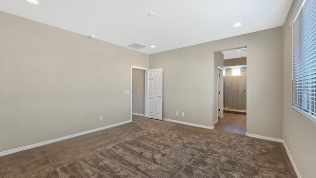 Building Photo - Brand new home!  Convenient to the 303 freeway!