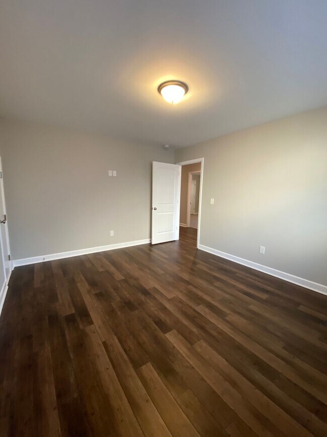 Building Photo - Brand New Build 5 Bed/3.5 Bath