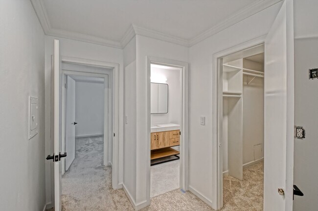 Building Photo - Newly Remodeled, Bright & Airy End Unit Condo in the beautiful "Villa Florenza" Complex in the he...