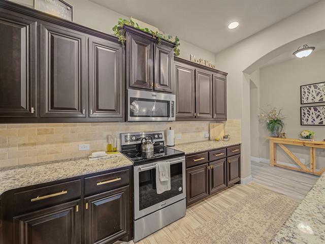 Building Photo - 1604 De Berry Ln