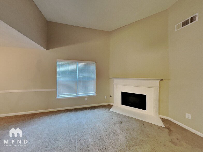 Building Photo - 2772 Live Oak Trail