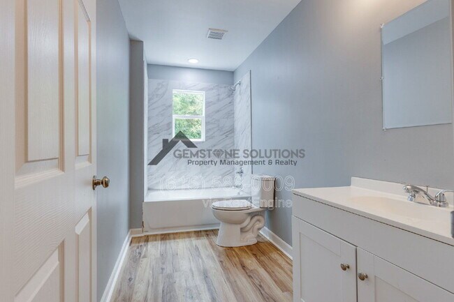 Building Photo - 2930 Primrose Cir