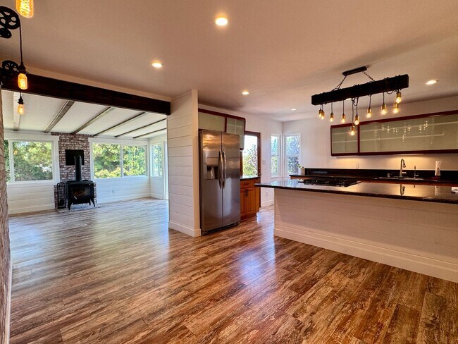 Building Photo - Upgraded, Charming House in La Mesa 2Bd/1Ba, Attached Garage, Large Backyard