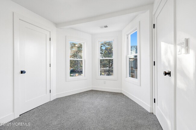 Building Photo - 448 Monmouth Rd