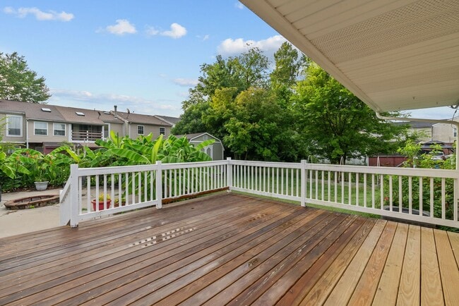 Building Photo - Now Available for Rent in Hampton!