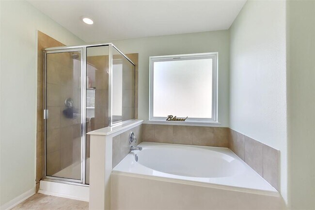 Building Photo - 4102 Loft Square Pl
